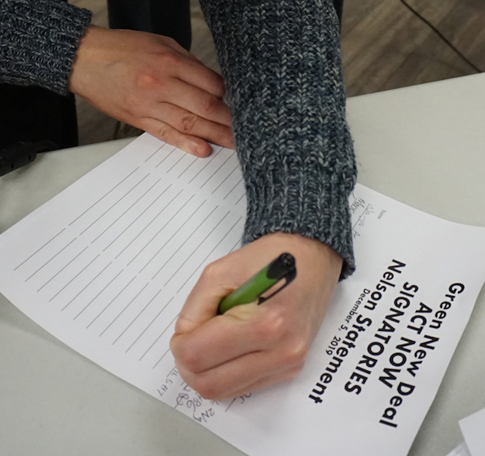 GNDStatementHANDSsml